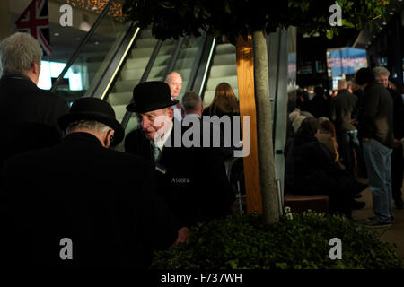 Ascot raceday,21 novembre 2016. Steward in la tribuna Foto Stock