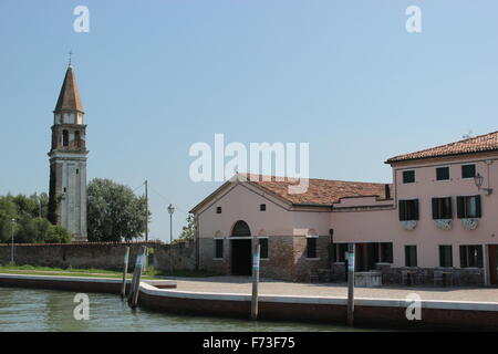 Una Chiesa su una strada vuota, Venezia, Italia Foto Stock