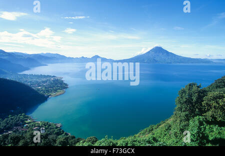 Lago Atitlan si colloca tra le Americhe" più belle, Guatemala. Foto Stock