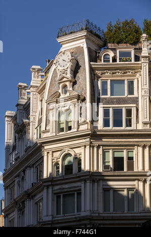 Dettagli architettonici del Secondo Impero edificio a Chelsea, Manhattan New York City Foto Stock