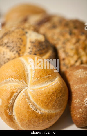 Più diversificata bun roll con e senza semi Foto Stock