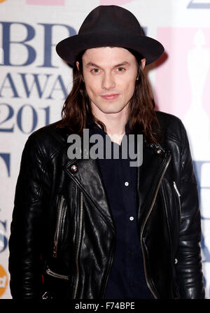 Feb 25, 2015 - Londra, Inghilterra, Regno Unito - Brit Awards 2015 - tappeto rosso arrivi, l'Arena O2 mostra fotografica: James Bay Foto Stock