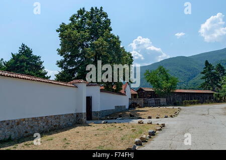 Muro di recinzione Batkun monastero 'St. Pietro e Pavel', Bulgaria Foto Stock