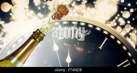 Immagine composita di champagne popping Foto Stock