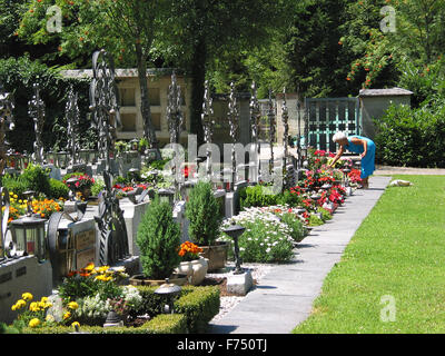 Il cimitero di Mayrhofen Zillertal Tirolo Austria Foto Stock