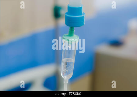 Vista ravvicinata di una flebo IV Foto Stock
