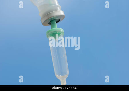 Vista ravvicinata di una flebo IV Foto Stock