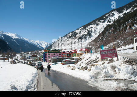 Vista di Sonmarg in inverno il Kashmir India Asia Foto Stock