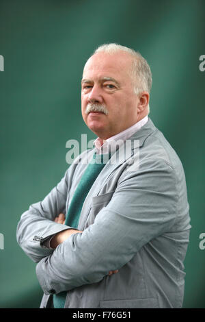 Un ritratto di Philip Mansel in Charlotte Square durante la Edinburgh Book Festival 2011. Questa foto è stata scattata sul il 17/8/2011 Foto Stock