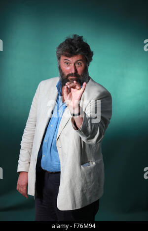 Un ritratto di Steve Bell a Charlotte Square Gardens durante l'Edinburgh International Book Festival. Foto Stock