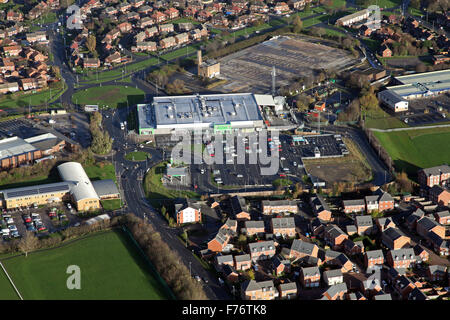 Vista aerea del supermercato Asda superstore a Middleton vicino a Leeds, Regno Unito Foto Stock