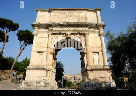 Italia, Roma, foro Romano, arco di Tito Foto Stock