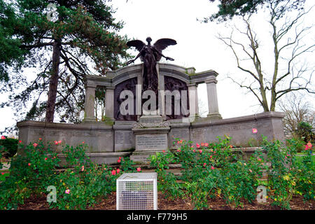 Memoriale per gli ingegneri di RMS Titanic che ha soggiornato presso le loro stazioni fino alla loro scomparsa quando la nave affondò. Foto Stock