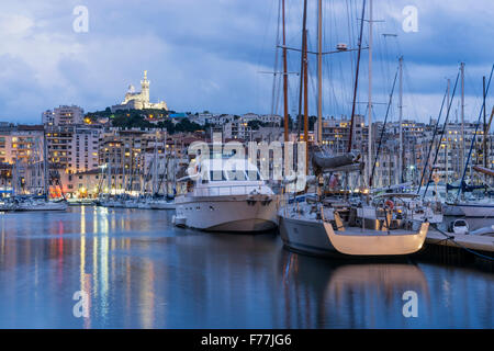 Il vecchio porto di Marsiglia, Cote d' Azur, Francia, Foto Stock