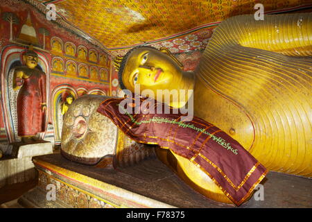 Sri Lanka - Buddish Tempio nella Grotta Dambulla, statua del Buddha dettaglio, Patrimonio Mondiale dell UNESCO Foto Stock