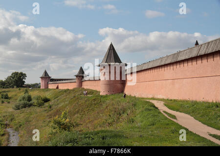 Le pareti del Salvatore Monastero di San Euthymius, Suzdal, Suzdalsky District, Vladimir oblast, Russia. Foto Stock