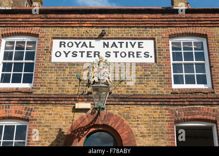 Royal Native Oyster Store, Whitstable Harbour, whitstable kent, England, Regno Unito Foto Stock