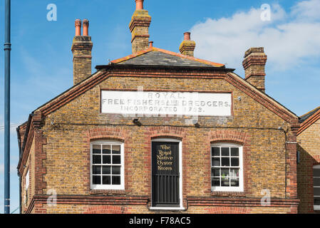 Royal Native Oyster Store, Sea Wall, Whitstable Harbour, whitstable kent, England, Regno Unito Foto Stock