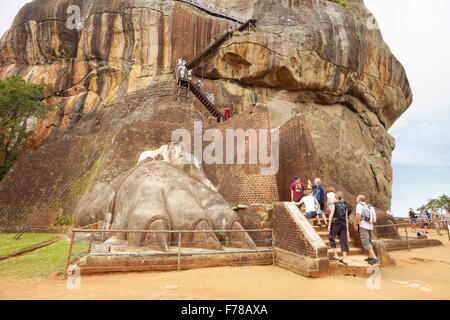 Sri Lanka - Sigiriya, Porta del Leone, antica fortezza, UNESCO Foto Stock