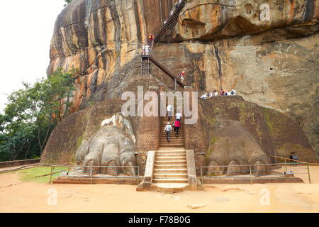 Sri Lanka - Sigiriya, Porta del Leone, antica fortezza, Patrimonio Mondiale dell UNESCO Foto Stock