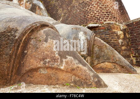 Sri Lanka - Porta del Leone dettaglio, antica fortezza, Sigiriya, UNESCO Foto Stock
