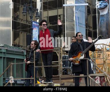 New York, NY, STATI UNITI D'AMERICA. 26 Nov, 2015. di presenze per Macy's Thanksgiving Day Parade 2015, Manhattan, New York, NY Novembre 26, 2015. Credito: Lev Radin/Everett raccolta/Alamy Live News Foto Stock