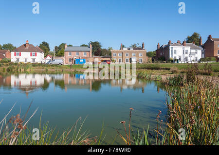 Stagno su West, Comune di Gerrard Cross, Buckinghamshire, Inghilterra, Regno Unito Foto Stock