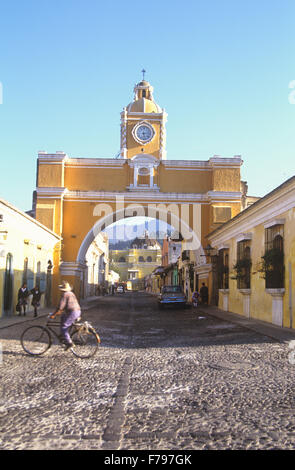 Fondata nel 1543, Antigua Guatemala è una delle più antiche e belle città nelle Americhe. Foto Stock