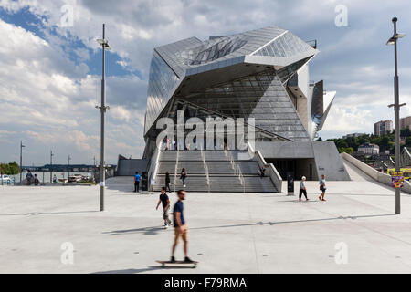 Ingresso principale al Musee des Confluences a Lione, in Francia. Foto Stock