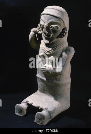 Bahia Cultura (Mahia, Ecuador). 300 BC-500 Annuncio. Seduto figura femminile. 60 x 28 cm. Dall'Ecuador. Periodo di sviluppo regionale. Collezione privata. Foto Stock