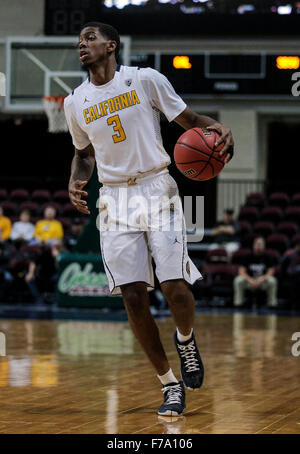 Las Vegas, Nevada, USA. 26 Nov, 2015. California G # 3 Tryone Wallace hit 16 punti nel corso degli uomini del NCAA continentale di basket Las Vegas Invitational tra San Diego State gli Aztechi e la California Golden Bears 58-72 persa in Orleans Arena Las Vegas NV. Credito: Cal Sport Media/Alamy Live News Foto Stock