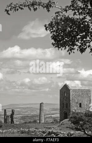 Vecchio rovinato casa del motore da sinistra Cornish stagno e miniere di rame Foto Stock