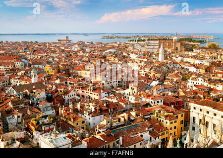 Venezia - Vista dal campanile Torre Campanaria del Canal Fondamenta e Basilica di Sant Giovanni e Paolo, Venezia, Italia, UNESCO Foto Stock