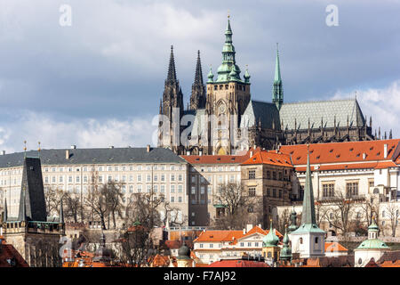 Castello di Praga sede presidenziale di Praga, vista Hradcany Foto Stock