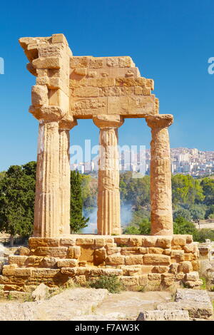 Agrigento, Tempio di Castore e Polluce (Dioscuri tempio), la Valle dei Templi (Valle dei Templi), Sicilia, Italia Foto Stock