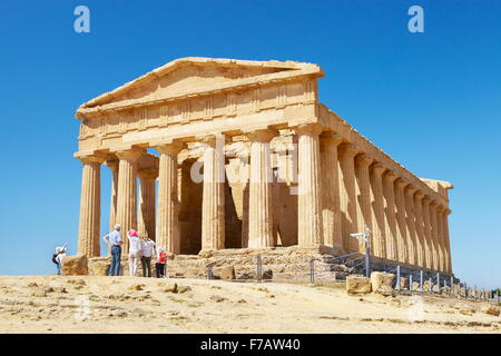 Agrigento - Tempio della Concordia e Valle dei Templi (Valle dei Templi, Agrigento, Sicilia, Italia UNESCO Foto Stock