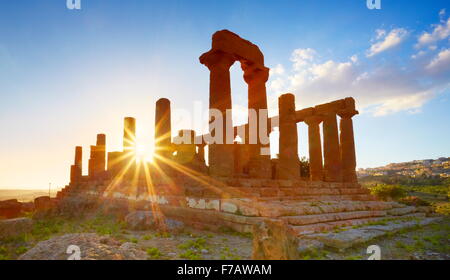 Tempio di Hera nella Valle dei Templi (Valle dei Templi, Agrigento (Girgenti), Sicilia, Italia UNESCO Foto Stock