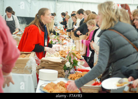 La prima colazione a buffet in un evento in St Andrew's, Scozia in aprile 2011. Foto Stock