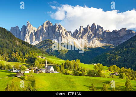 Santa Maddalena in Val di Funes, Dolomiti, Alto Adige, Alpi, Italia Foto Stock