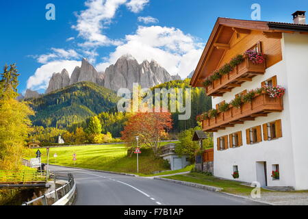 Val di Funes, Provincia del Tirolo, alpi, Dolomiti, Italia Foto Stock