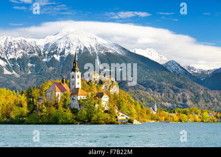 Il lago di Bled e Chiesa di Santa Maria, Slovenia Foto Stock