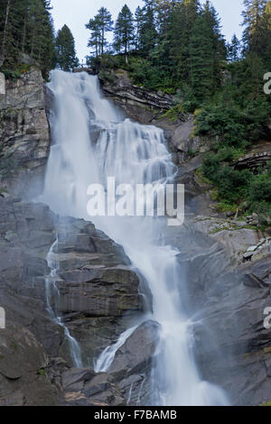 Abbassare Krimml la Cascata Krimml, Zell am See District, Alti Tauri Parco Nazionale, Salisburgo, Austria, Europa Foto Stock