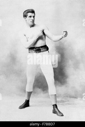 Vintage foto ritratto del pugile americano James J Corbett (1866 - 1933) - World Heavyweight Champion dal 1892 al 1897. Corbett, soprannominato 'Gentleman Jim', 'Pompadour Jim' e 'bello Jim', è talvolta indicato come il padre della moderna boxe " a causa di tecniche scientifiche ha portato all'anello. Foto Stock