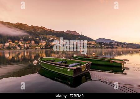 Sunrise in nobili Ski Ressort San Moritz in estate, Engadina, dei Grigioni, Svizzera, Grigioni, San Moritz Foto Stock