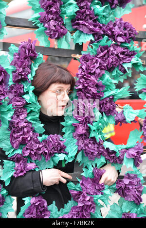 Trafalgar Square, Londra, Regno Unito. Il 28 novembre 2015. Sorelle intonso dimostrazione contro la violenza domestica. © Matthew Chattle/Alamy Foto Stock