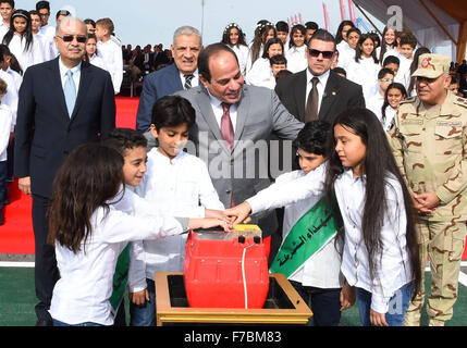 Port Said al Cairo, Egitto. 28 Nov, 2015. Il presidente egiziano Abdel Fattah al-Sisi prendere parte durante la fase di apertura di un progetto a Port Said in Egitto, nov. 28, 2015 © Il presidente Egiziano Ufficio APA/images/ZUMA filo/Alamy Live News Foto Stock