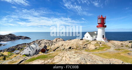 Paesaggio con faro di Lindesnes, Norvegia Foto Stock