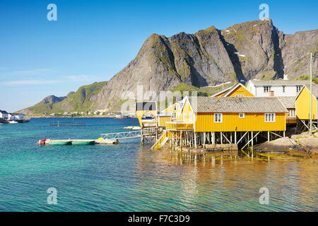 Taditional case di pescatori rorbu, Isole Lofoten in Norvegia Foto Stock