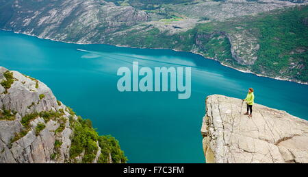 Lysefjorden vicino a Prekestolen, Norvegia Foto Stock