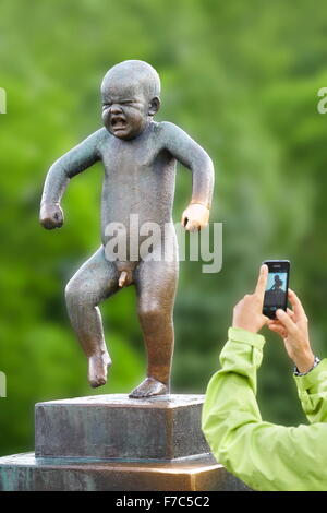 Piccolo Ragazzo arrabbiato, Gustav Vigeland Sculpture Park, Oslo, Norvegia Foto Stock